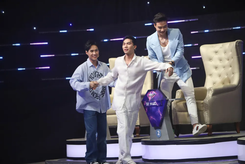 Ba chàng trai trong chương trình. Ảnh: CTCC Ba chàng trai trong chương trình. Ảnh: CTCC