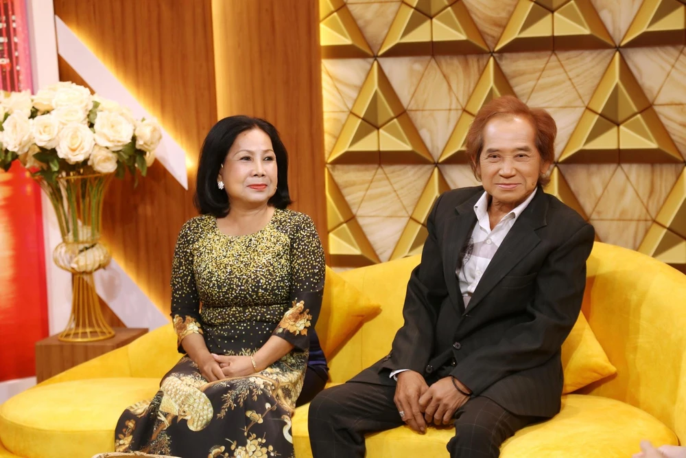 Hai vợ chồng chia sẻ tại chương trình.