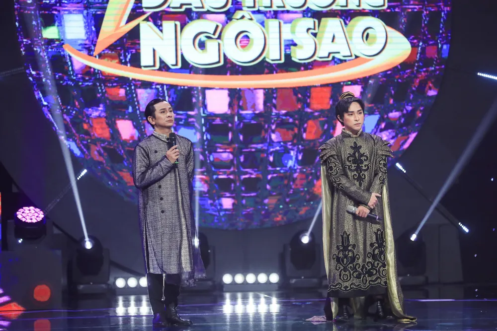 Anh Duy nghe nhận xét từ ban giám khảo.