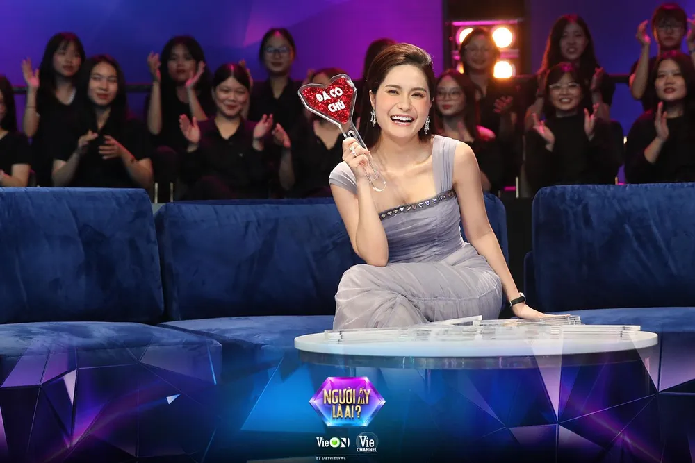 Cố vấn Đoàn Di Băng. Cố vấn Đoàn Di Băng.