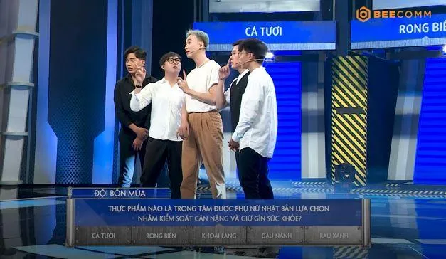 Đội Bốn mùa vào vòng đầu tiên. Đội Bốn mùa vào vòng đầu tiên.