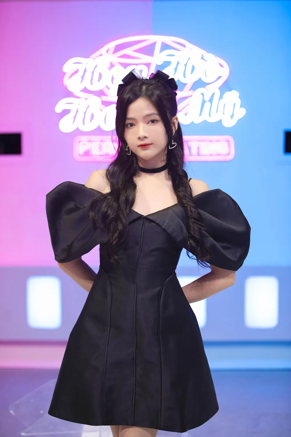 Cô nàng Lan Hương.