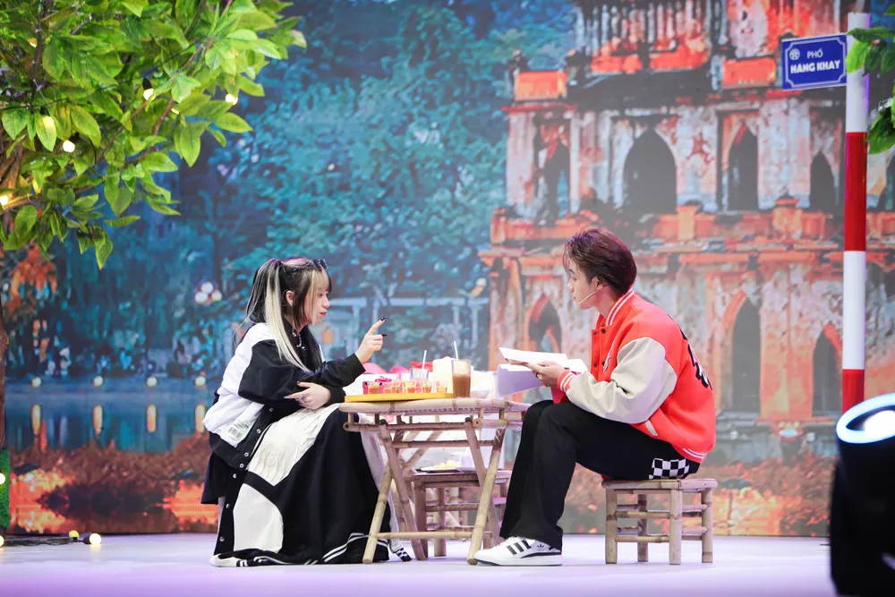 Cả hai chia sẻ với nhau trong chương trình. Cả hai chia sẻ với nhau trong chương trình.