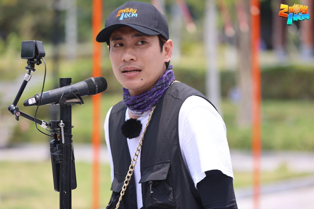 Người anh Kiều Minh Tuấn.