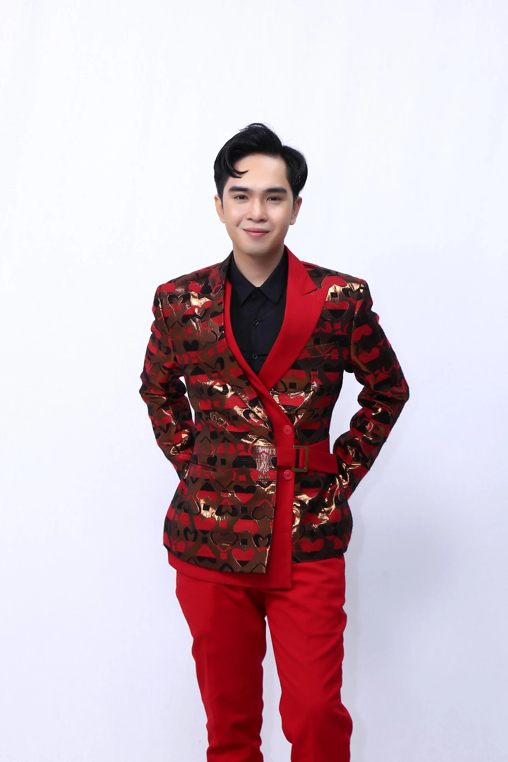 Nam ca sĩ Dương Minh Ngọc.