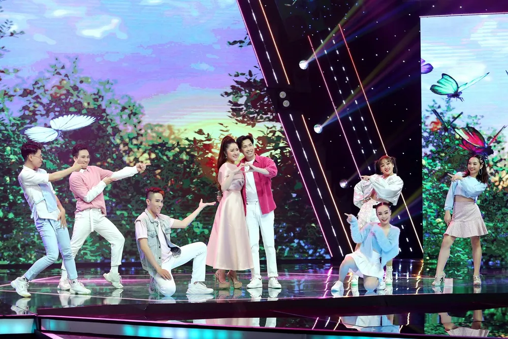 Hai nhân vật tại chương trình. Hai nhân vật tại chương trình.