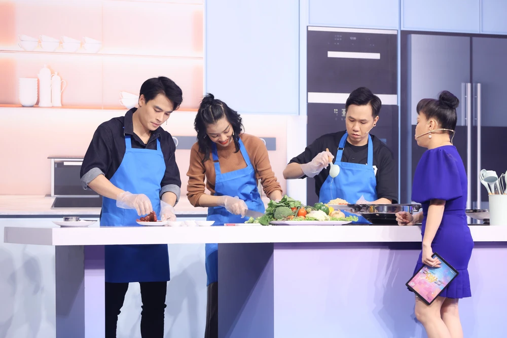 Đội Lona Kiều Loan, Võ Tấn Phát, Anh Đức. Ảnh: CTCC