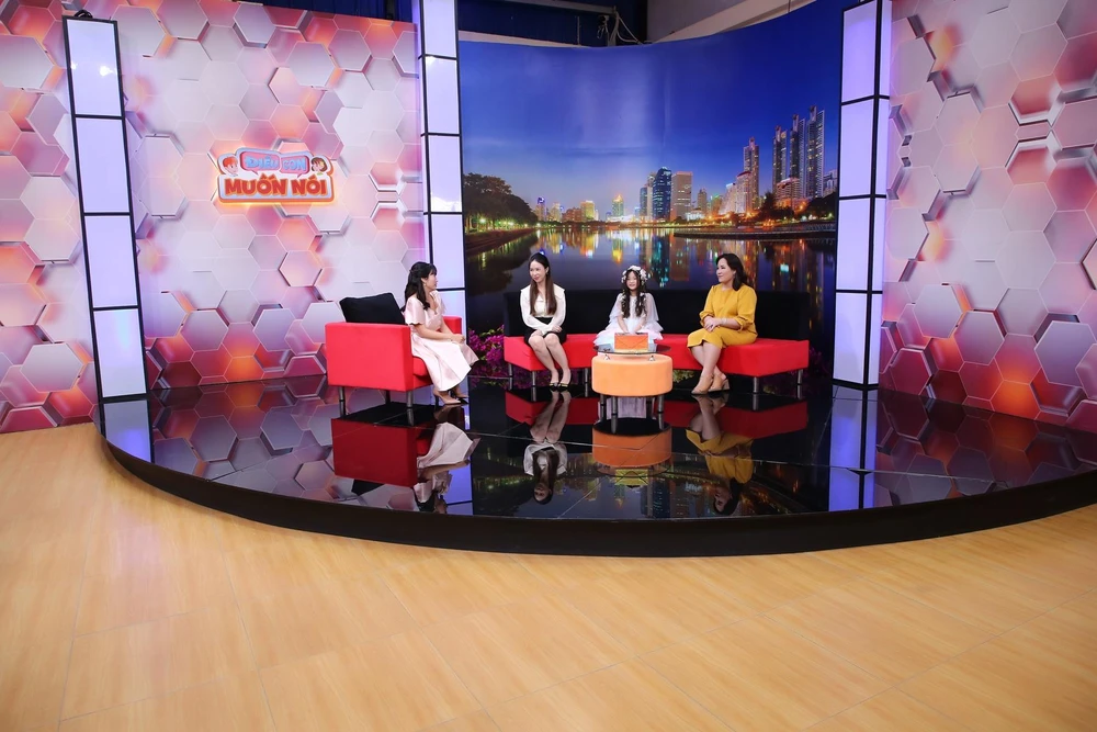 Các nhân vật trong chương trình.