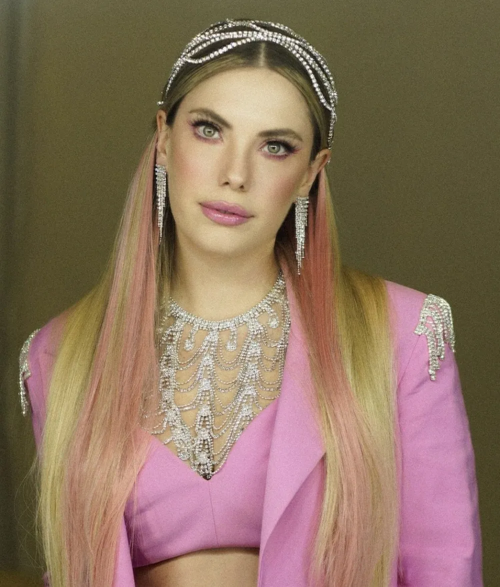 Những shot hình với phong cách nền nã. Những shot hình với phong cách nền nã.