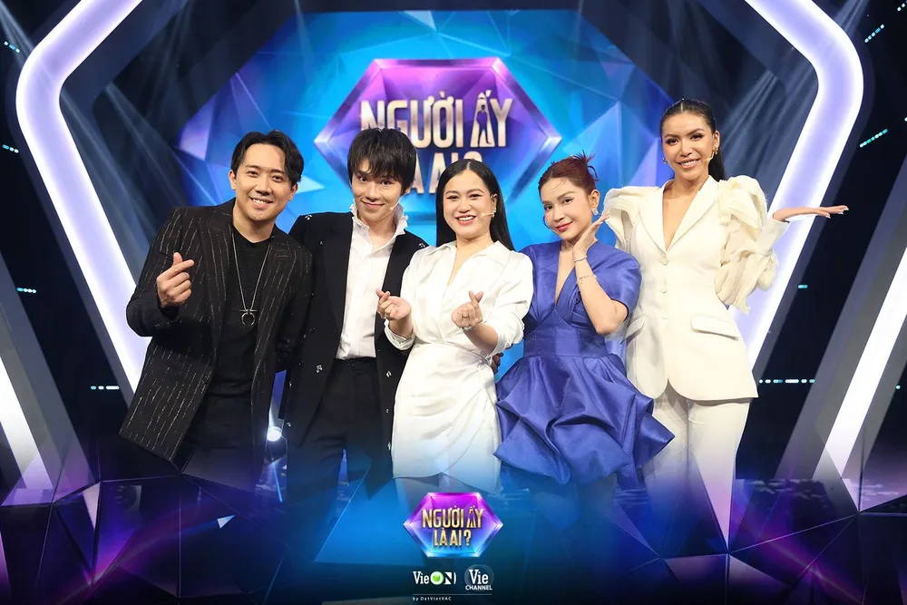 Dàn cố vấn trong chương trình. Ảnh: CTCC Dàn cố vấn trong chương trình. Ảnh: CTCC