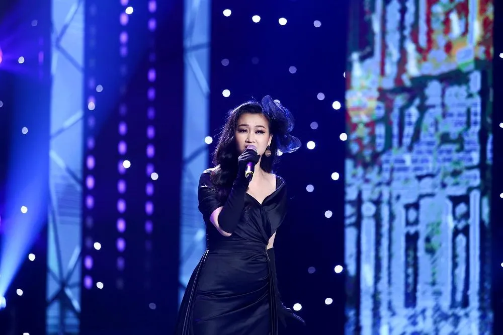 Phương Trang với ca khúc Phận tơ tằm. Phương Trang với ca khúc Phận tơ tằm.