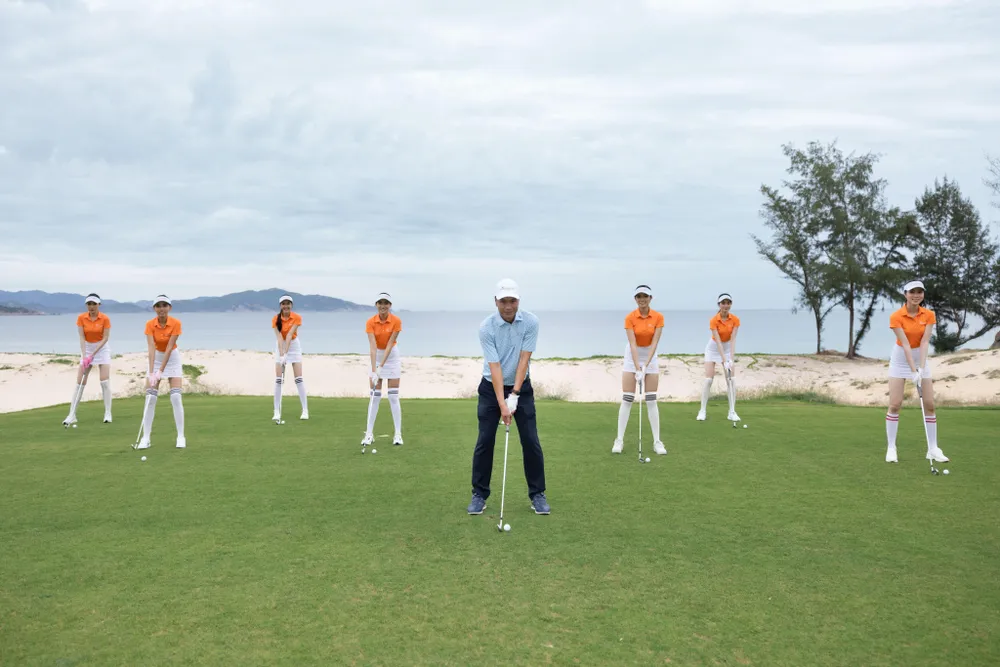 Các thí sinh tại buổi luyện tập.