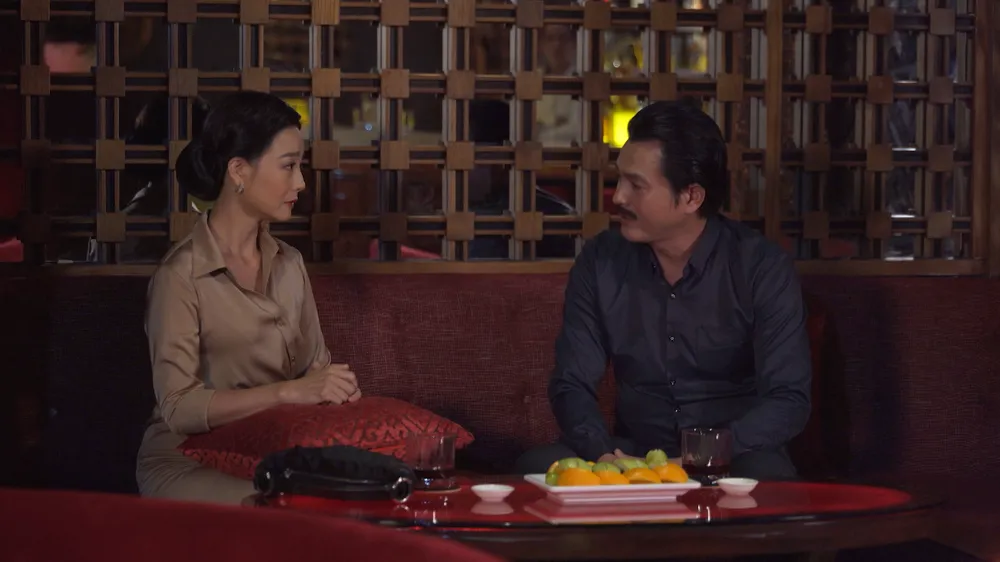 Thu Cúc nói chuyện với ông Nam. Ảnh: CTCC Thu Cúc nói chuyện với ông Nam. Ảnh: CTCC