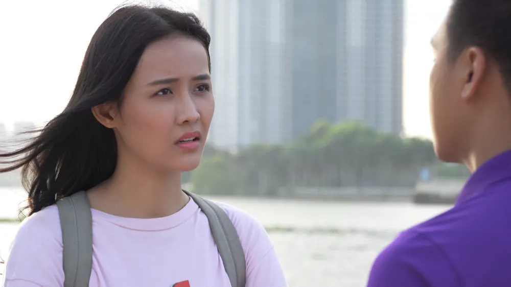 Khôi đến tìm Yến để xin lỗi.