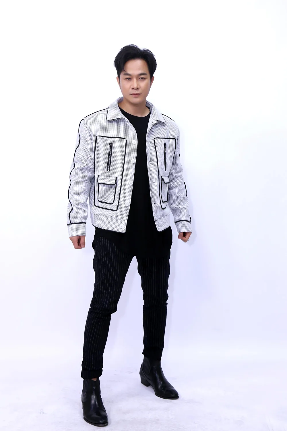 Ca sĩ Quách Tuấn Du. Ca sĩ Quách Tuấn Du.