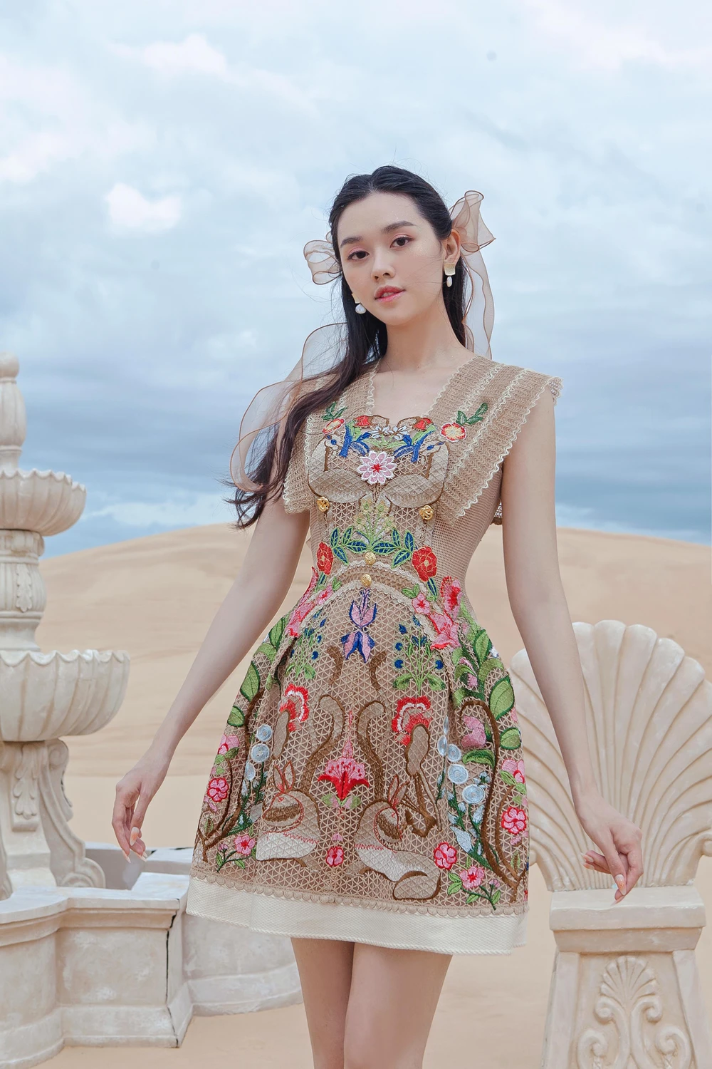 Tường San với bộ sưu tập mang tên Oasis - Ốc đảo giữa sa mạc.