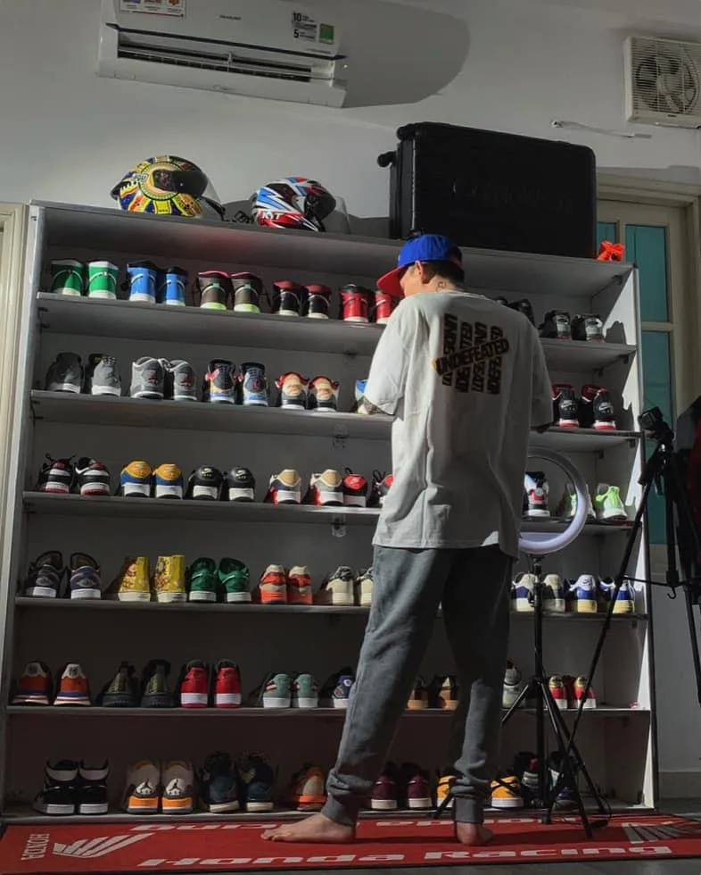 Bộ sưu tập giày. Bộ sưu tập giày.