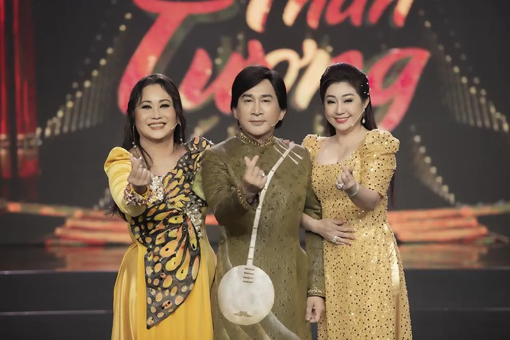 Bộ ba giám khảo trong chương trình. Ảnh: CTCC