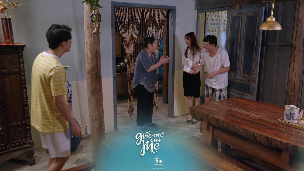 Trà My thông báo được thăng chức làm trợ lý giám đốc. Ảnh: SV