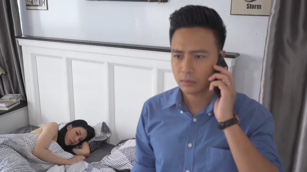 Khôi quyết tâm tuyệt tình Tuyết trong phim. Khôi quyết tâm tuyệt tình Tuyết trong phim.