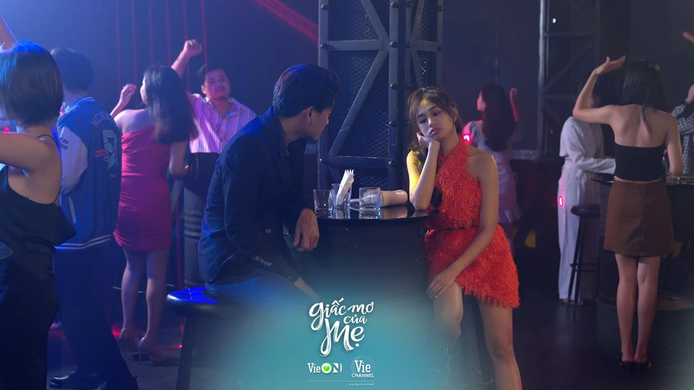 Thanh Hằng và Đình Tú thật.