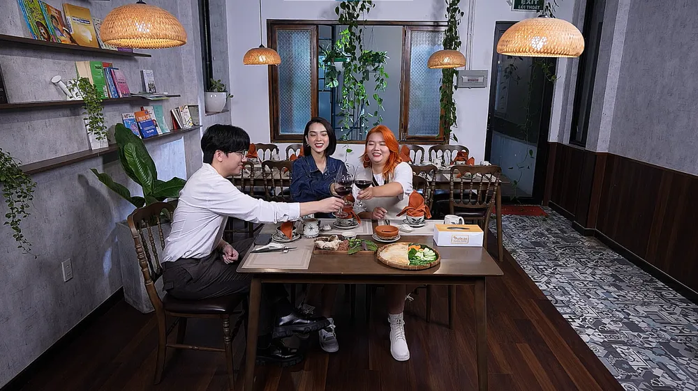 Món ăn được bày lên trong chương trình.