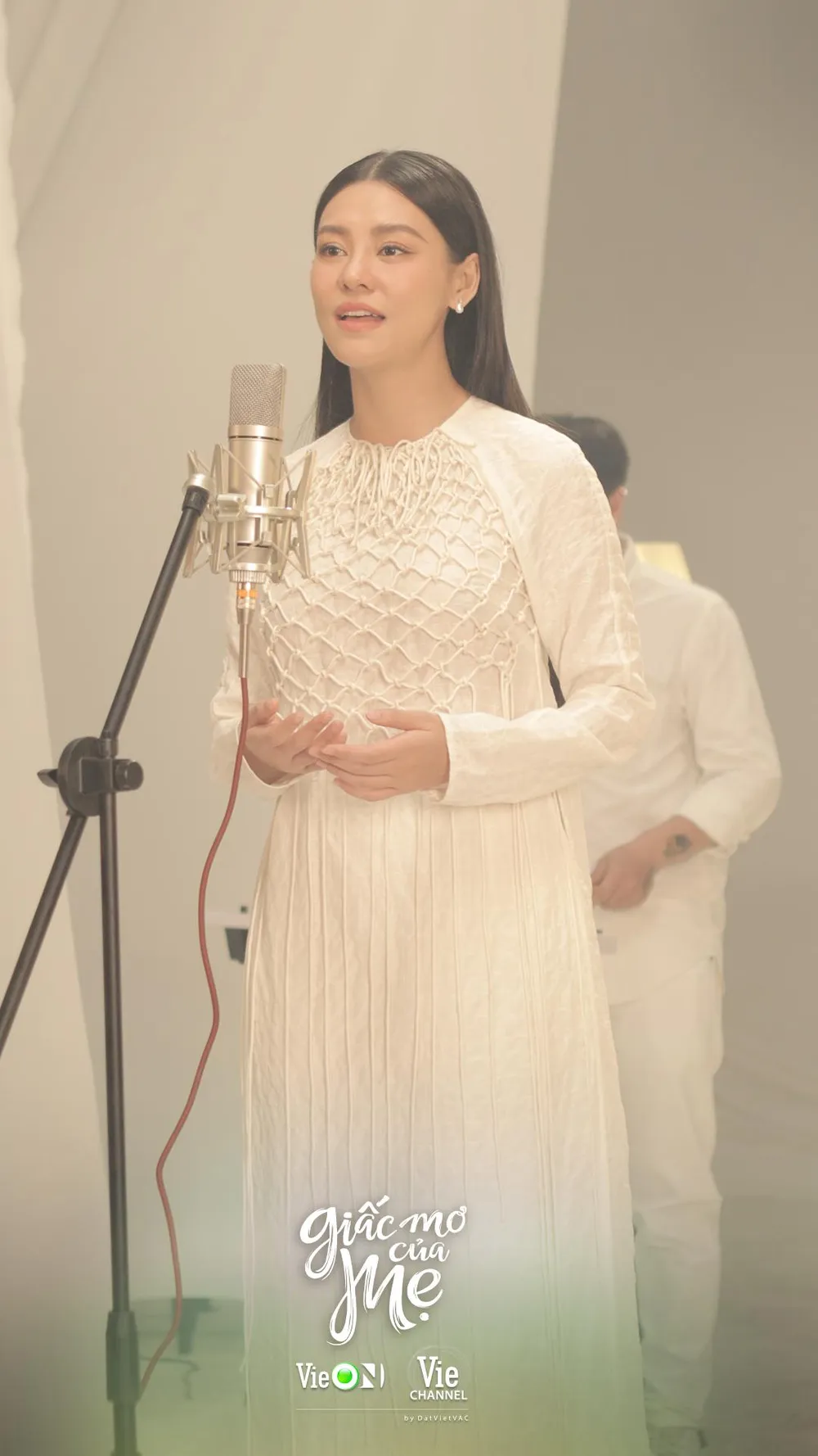 MV Bùi Lan Hương. MV Bùi Lan Hương.