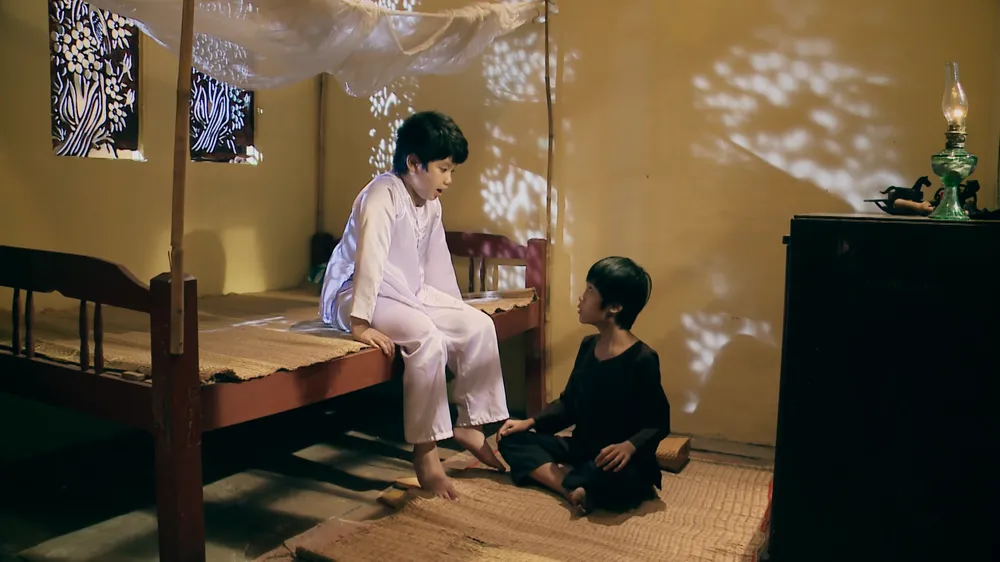 Cậu bé Thành xin ngủ dưới đất.