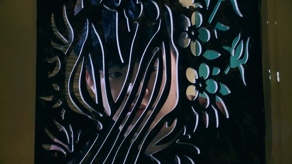 Tấn thấy Thành và Lương chơi với nhau đâm ra ghen tức