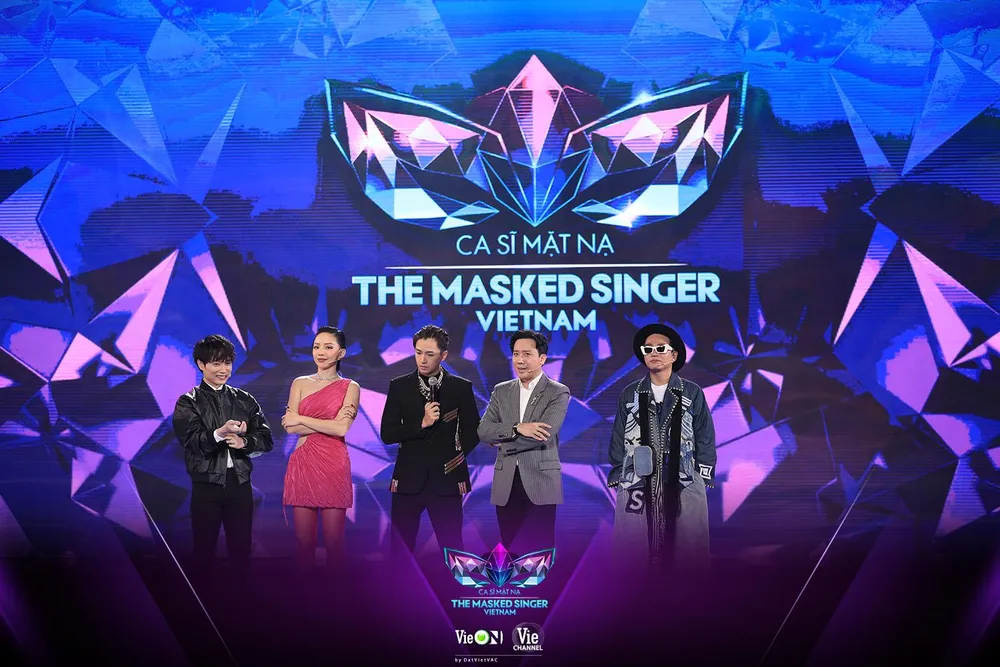 Các cố vấn tham gia chương trình. Các cố vấn tham gia chương trình.