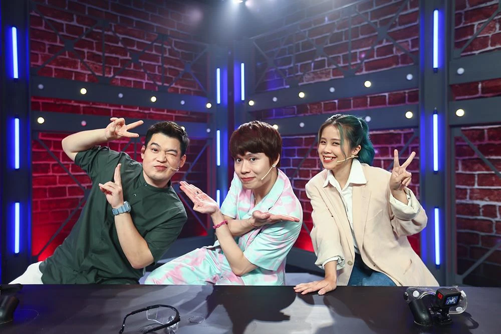 Các thành viên hai đội. Ảnh: CTCC