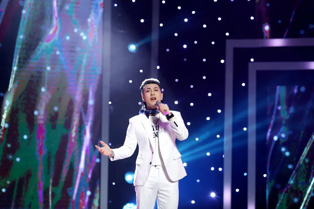 Ca sĩ Akira Phan. Ảnh: CTCC