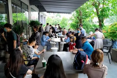 Số lượng thí sinh tham gia đông hơn dự kiến. Số lượng thí sinh tham gia đông hơn dự kiến.