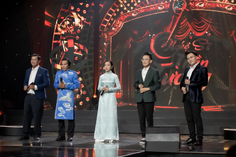 Các thí sinh trong chương trình.