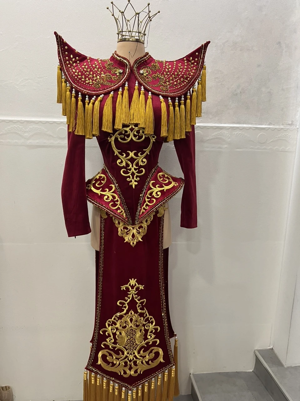 Trang phục Vũ khúc Thiên Long.