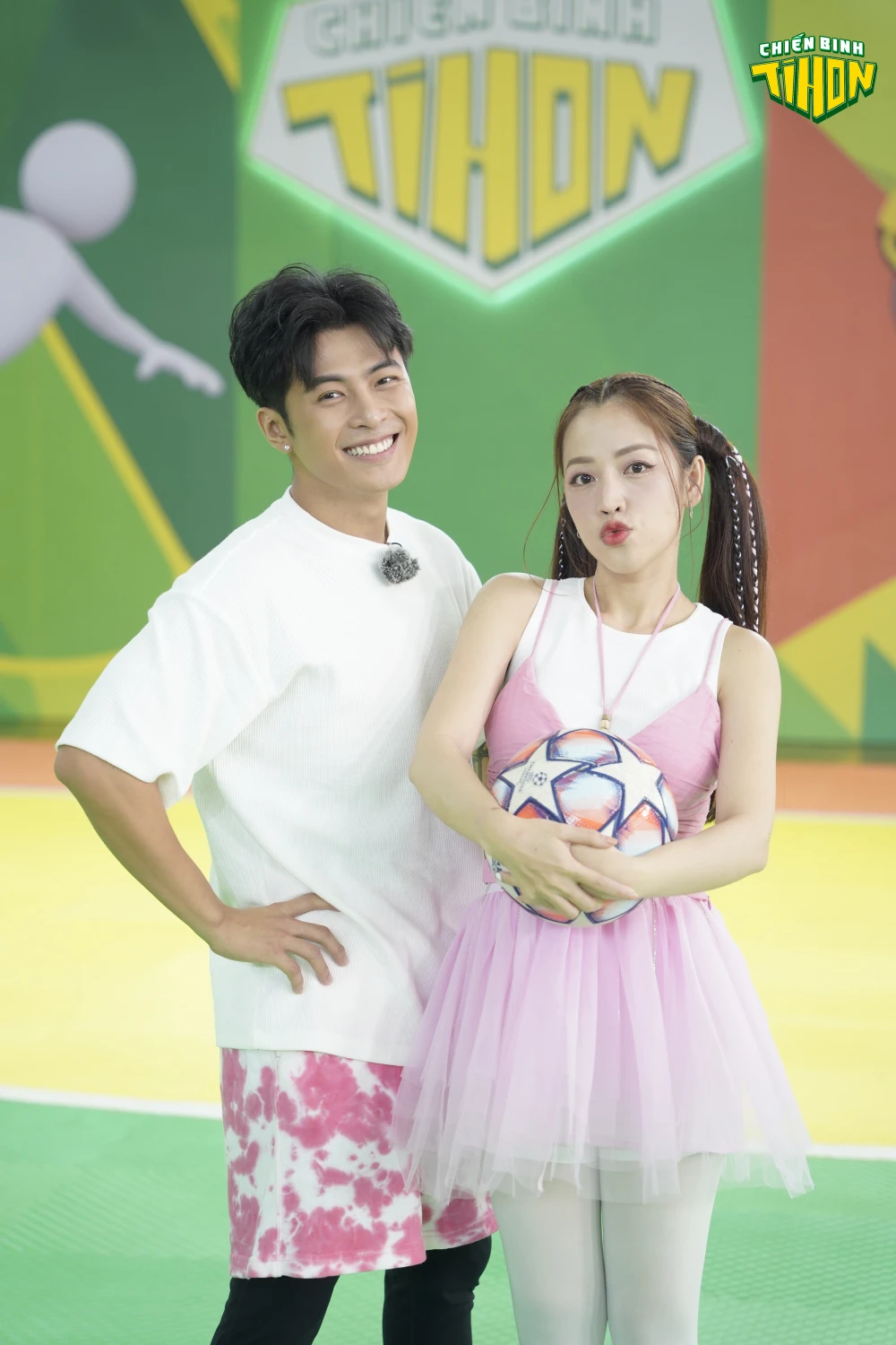 Puka và Gin Tuấn Kiệt là hai đội trưởng đầu tiên của chương trình. Ảnh: CTCC