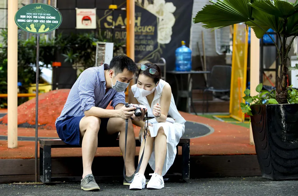 Mở cửa đường sách TP.HCM: Cuộc sống đang dần bình thường trở lại ảnh 9