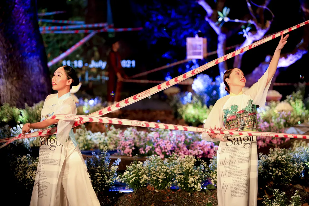 Lễ cưới xúc động của y bác sĩ tuyến đầu chống dịch ảnh 14