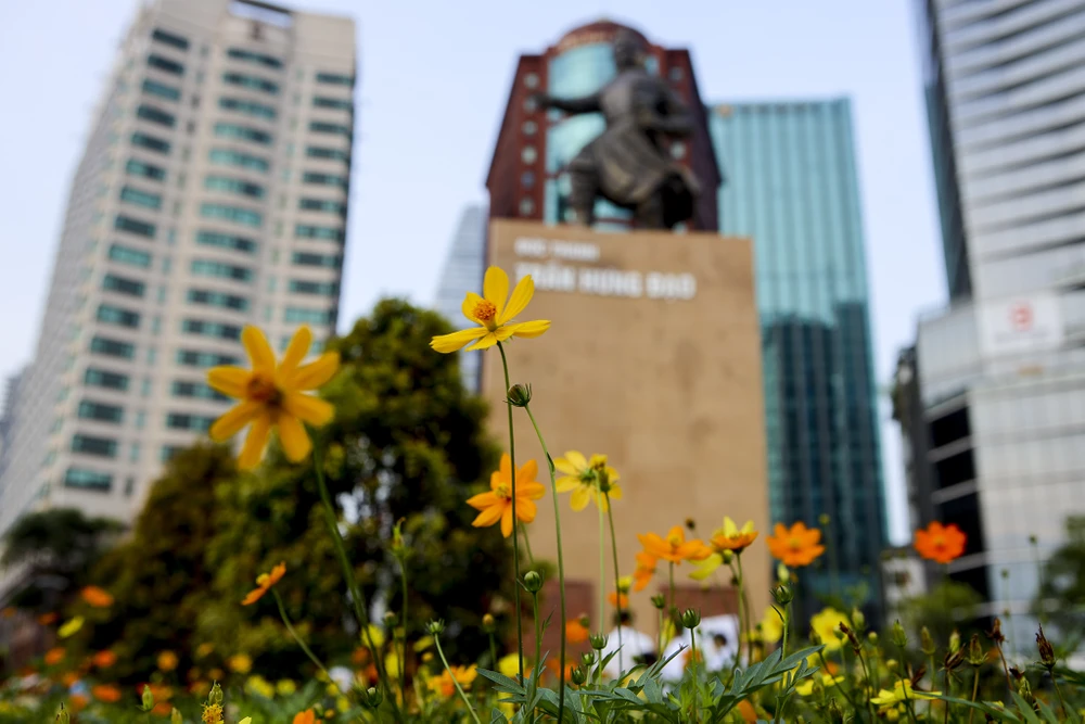 Hình ảnh mới nhất khu tượng Đức Thánh Trần sáng nay, 17-3 ảnh 13 Hình ảnh mới nhất khu tượng Đức Thánh Trần sáng nay, 17-3 ảnh 13