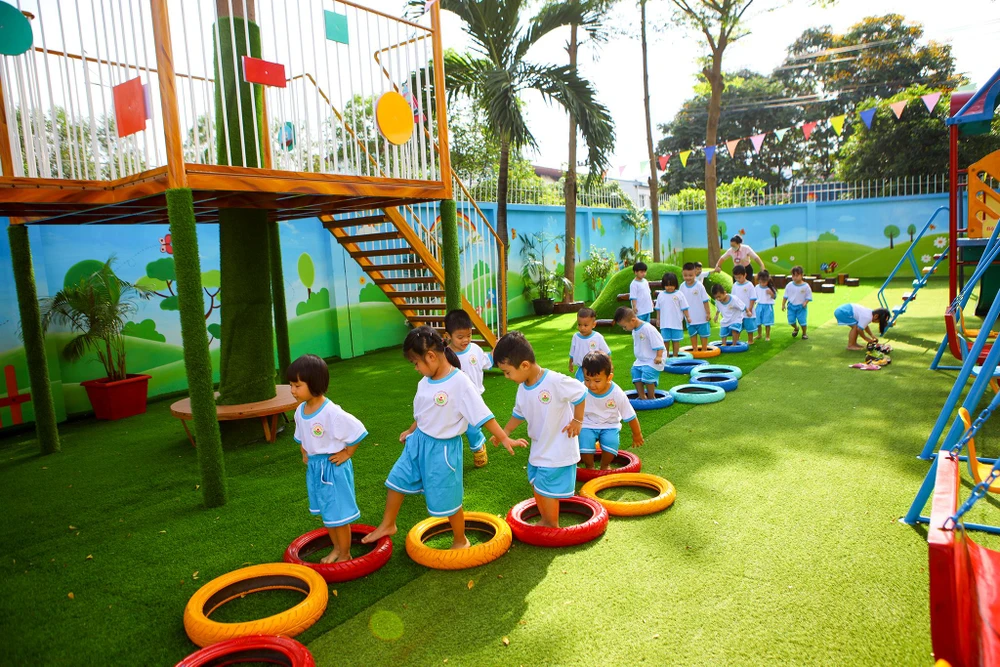 Buổi sinh hoạt ngoài trời của học sinh trường Trường mầm non khu chế xuất Tân Thuận.