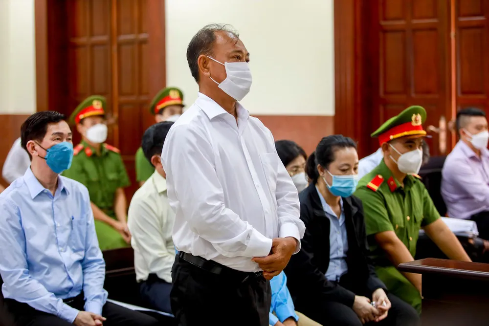 Tại phiên tòa ngày 7-6, Bị cáo Lê Tấn Hùng trình bày trước HĐXX. Sau đó, các bị cáo khác lần lượt tự bào chữa.