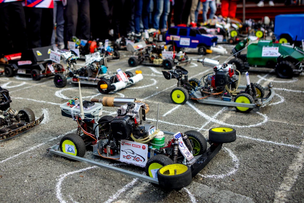 Cuộc thi hút hơn 300 sinh viên tham gia với 60 đội thi, vòng chung kết có 27 đội.