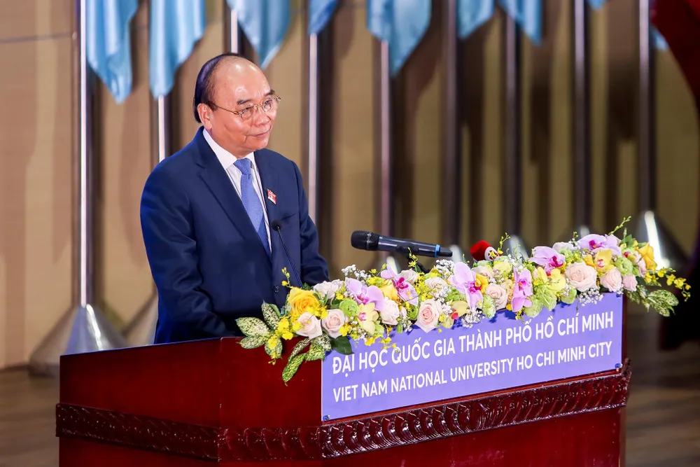 Tại buổi lễ, Chủ tịch nước Nguyễn Xuân Phúc đánh giá cao những thành tựu mà ĐH Quốc gia TP.HCM đạt được trong thời gian qua. ĐHQG TP.HCM ngày càng có vị trí cao trên thế giới.
