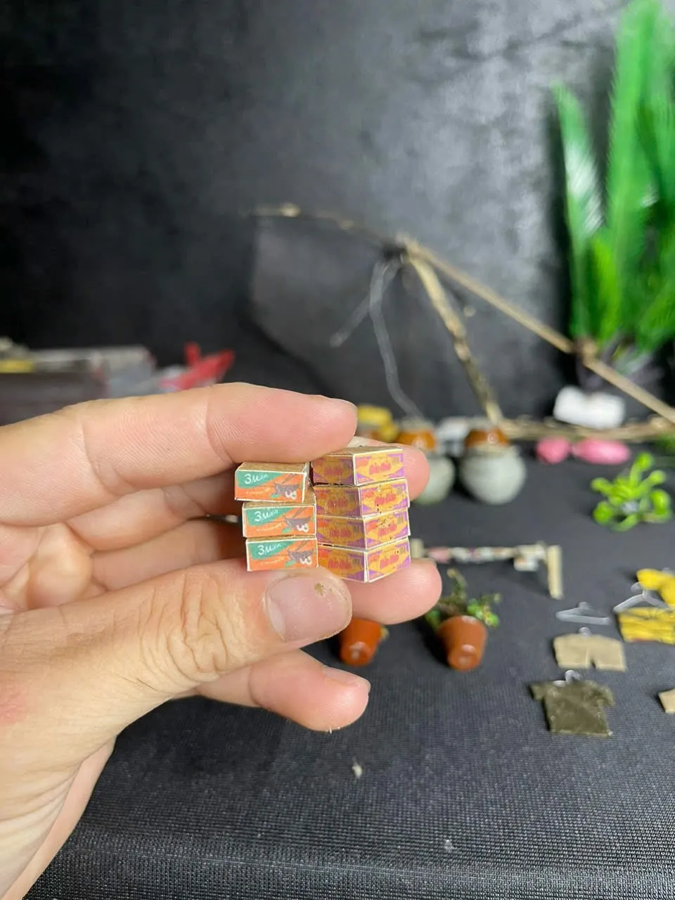 Thời gian để có được một mô hình, Khánh có thể mất vài ngày đến vài tháng thậm chí là cả năm, tùy theo độ phức tạp của nó. mo-hinh-nha-mien-tay (17).jpg