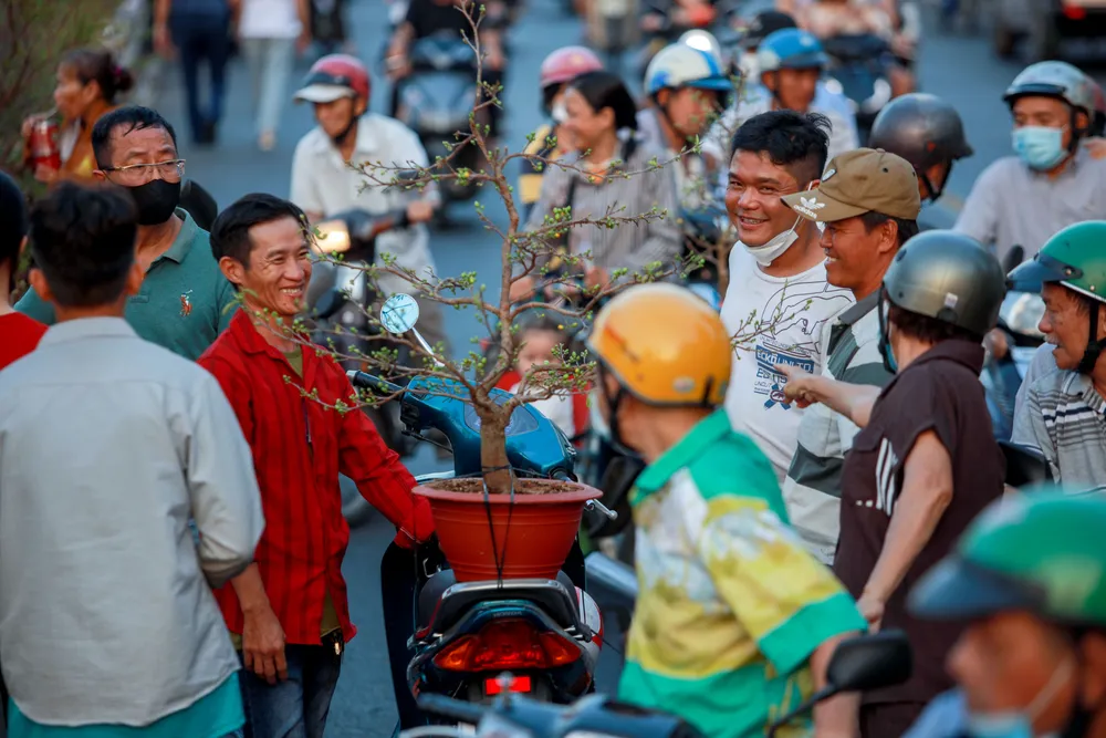 Thuyền hoa cập Bến Bình Đông, nhà vườn ngập tràn hy vọng