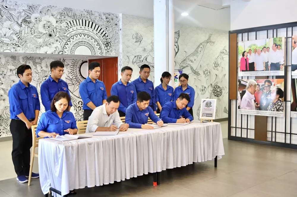 Tong-bi-thu-Nguyen-Phu-Trong (2).jpg