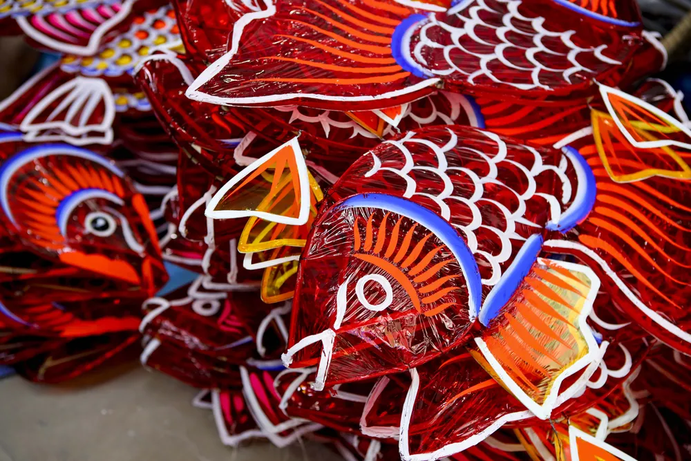 Thành phẩm lồng đèn thành phẩm sẽ được đóng gói giao đi các địa phương lân cận. Ảnh: NGUYỆT NHI long-den-trung-thu-1.jpg