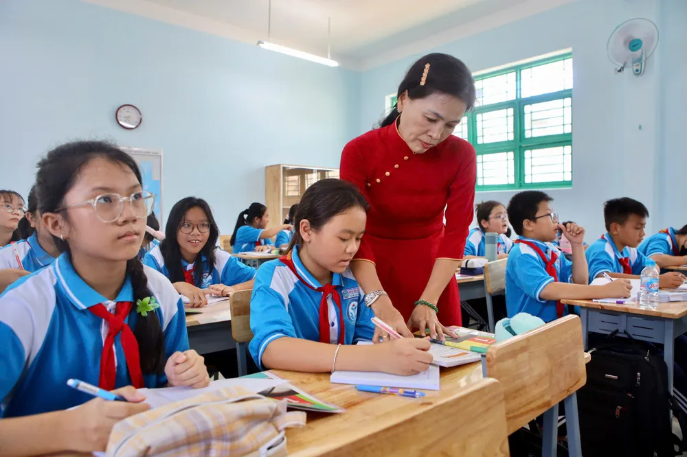 Lễ khai giảng năm học mới của trường THCS đầu tiên phường Bình Trị Đông B