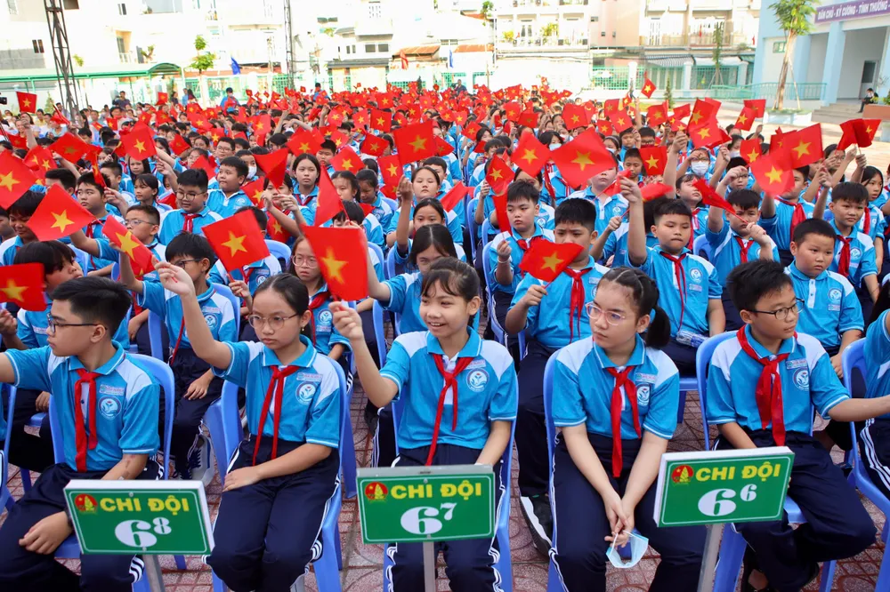 Lễ khai giảng năm học mới của trường THCS đầu tiên phường Bình Trị Đông B