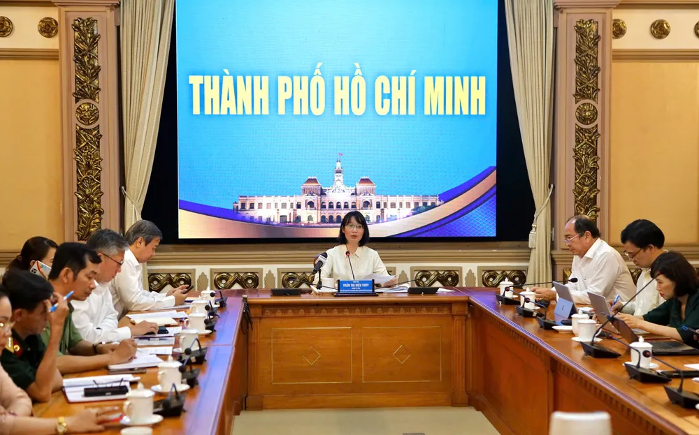 Bà Trần Thị Diệu Thúy, Phó chủ tịch UBND TP.HCM tại cuộc họp cập nhật tình hình phòng chống dịch sởi, tiêm vaccine sởi vừa qua. Ảnh: NGUYỆT NHI TP.HCM tiêm Vaccine Sởi
